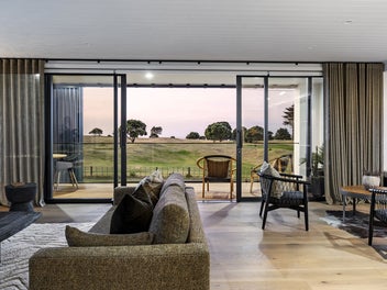 WOW FACTOR - LIFESTYLE PLUS FANTASTIC OUTLOOK