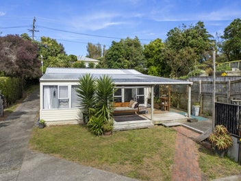 Hidden Coastal Opportunity with Bonus Studio