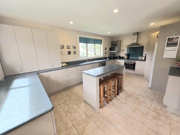 Lifestyle Living with Space, Shedding &...