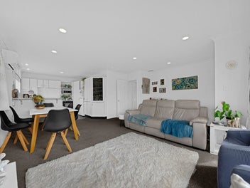 Perfect Location Motivated Vendor