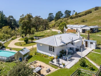 27.38 ha lifestyle and hunting opportunity