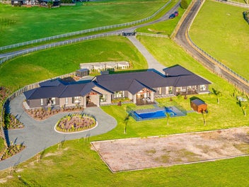 An Exceptional Luxury Single-Level Estate