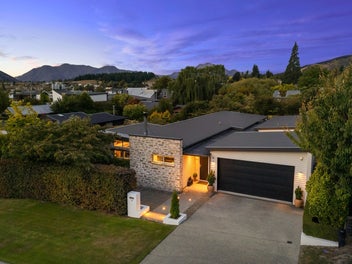 Generous living in a premium Wanaka pocket