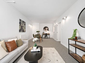 Central, Chic, Carpark and Close to the City!