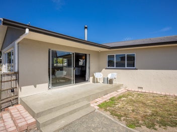 Vacant and Ready for Your Vision!