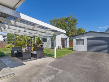 Three Bedroom Home + Sleepout With Ensuite