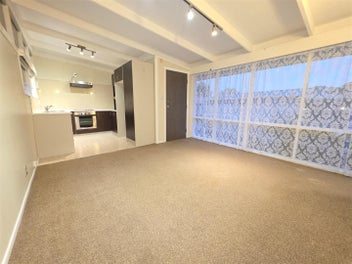 Ideal 2 Bedroom Starter Or Investment!.