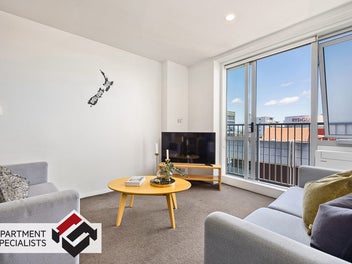 Sky-High Harbour Side