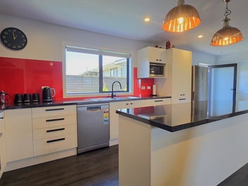 Multi-income property in central location