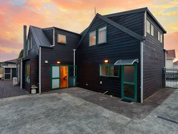 Family Comfort in a Peaceful Cul-de-Sac