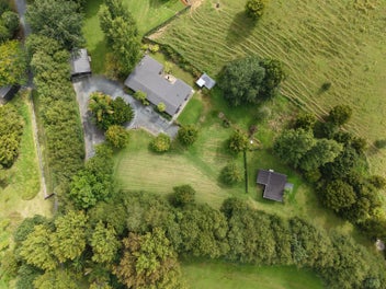 Charming Lifestyle Haven Minutes from Matakana