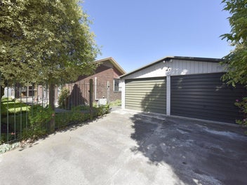 Great Doer-Upper! Last weekend to view