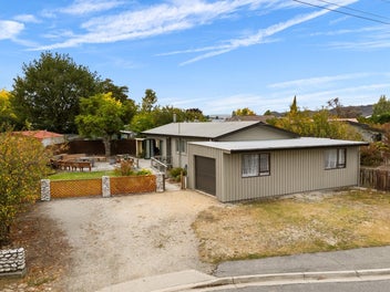 Sunny Retreat in quiet location!