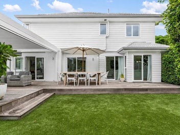 Prime Seaward-Side Lock-And-Leave