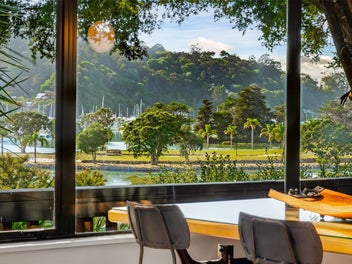 Will the View Catch You? Private Stillwater Escape