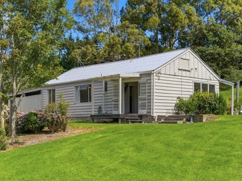 Relaxed Lifestyle Living at Coopers Creek