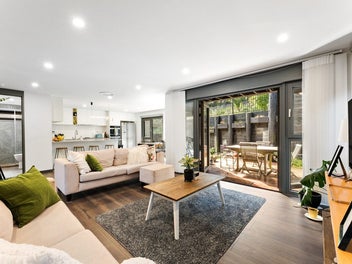 Walk to the Beach & Campbells Bay Primary