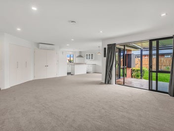 Spacious family living in the heart of Allenton