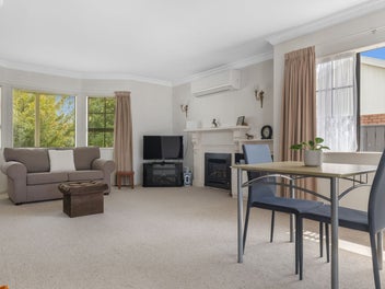 Lock & Leave in Cambridge East!