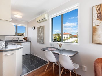 Effortless Coastal Living in the Village