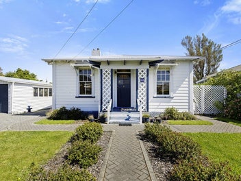 Motivated & Ready to Move On-Vendors Want It SOLD!