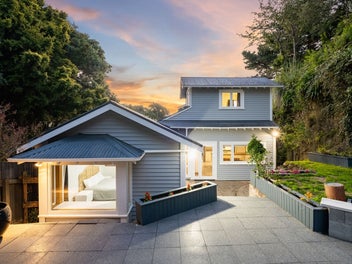 Character Villa, Prime Location