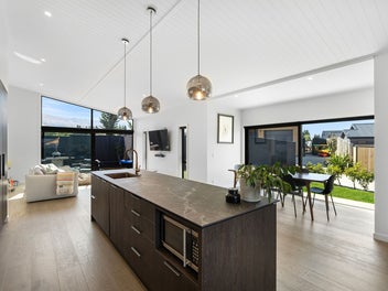 A Modern Gem in Wooing Tree