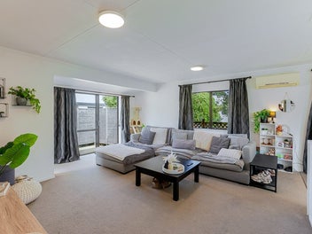Private Living, Raumati South