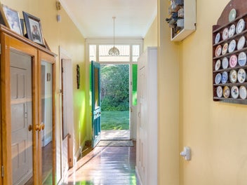 Rural setting with renovation potential