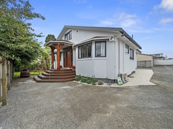 FIRST TIME ON THE MARKET IN 20 YEARS!