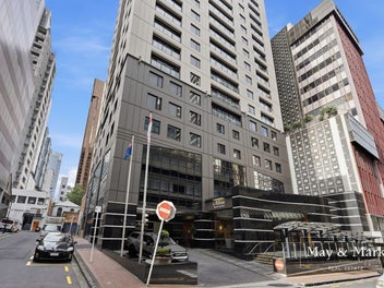 Urgent sale - Queen Street Living with carpark!