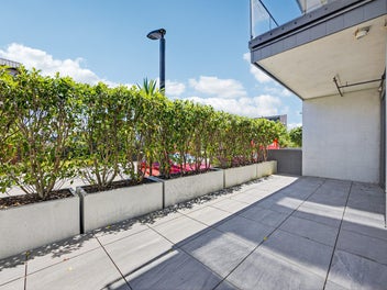 Smart, Central, Move Right In