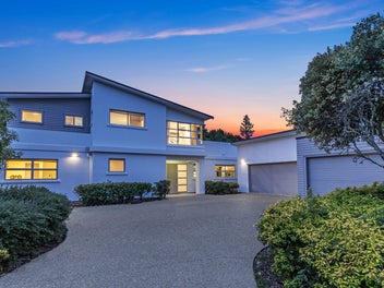Resort-Style Elegance Beside the Golf Course