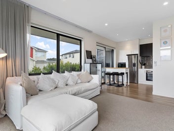 Vendor Has Bought – This One Must Be Sold!