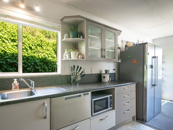 Elevated, Sunny & Super Tidy