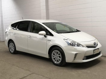 2012 Toyota Prius Alpha, 7 seater camchain, nic...