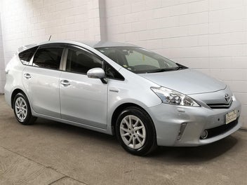 2012 Toyota Prius Alpha 7 seats Low km black tr...