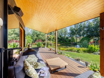 Private Haven in Town