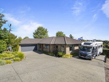 Stunning Wellsford Home, Upmarket Location