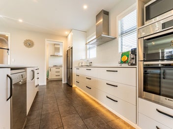 Good Taste Lives Here.