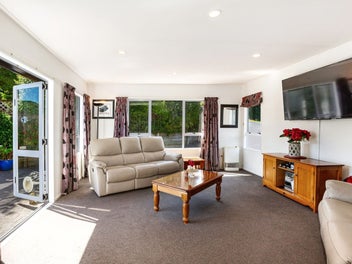 Sun, Privacy and Room for All