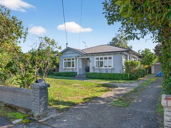 Walk to Schools and Rail - BEO $660,000