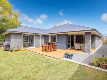 Modern Living and Perfectly Positioned