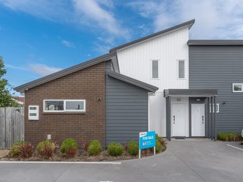 Modern Townhouse - Move In or Rent Out