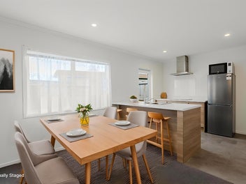 Modern Townhouse - Move In or Rent Out