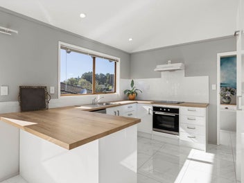 Modern, Sunny & Low Maintenance Family Living