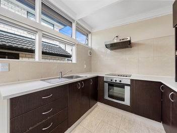 Ideal 2 Bedroom Starter Or Investment!.