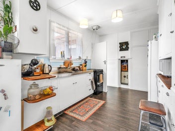 Solid easy-care living in Allenton