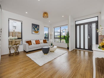 Modern Family Haven with Luxury Spa Pool