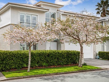 Freehold Coastal Living in Kensington Park